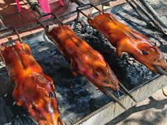 -四更周店烤乳猪