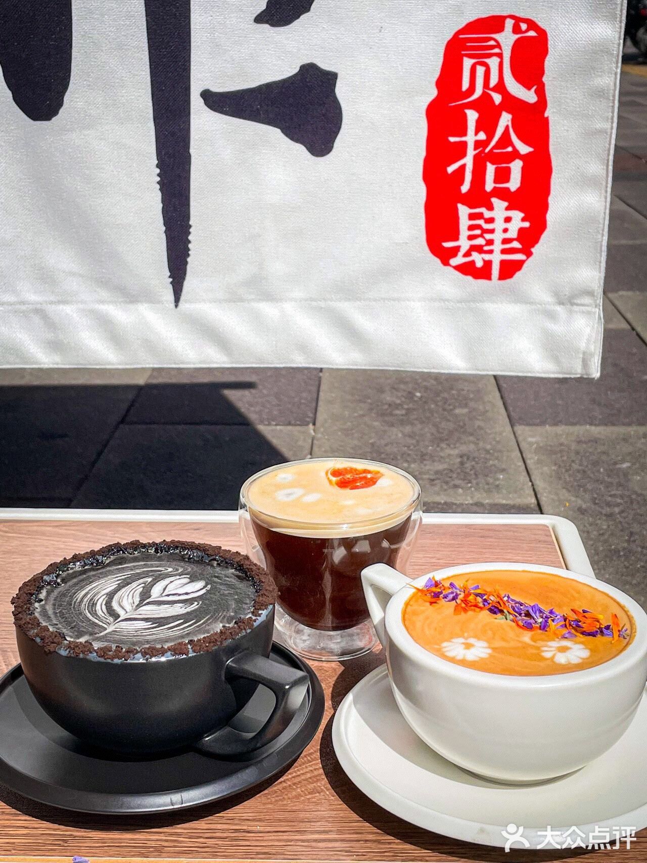 什么咖啡店路过的人都忍不住看两眼‼️