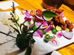 柠檬叶酥小排-老滇山寨•云南特色菜•地方菜•民族风情歌舞表演(金碧店)