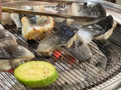 -围炉肉舍•炭烤活鳗•丹东海鲜烤肉(步行街店)