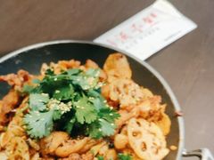 -川流不息·地道川菜·小龙虾(松东路店)