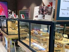 面包甜点陈列柜-熊叔熊婶面包房(团结湖店)
