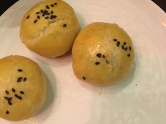 肉松蛋黄酥-富力万达嘉华酒店-品珍中餐厅(水果湖店)