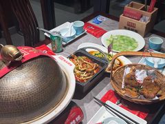 -魏铭鱼头捞饭(晋阳路店)