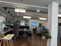 -宁波宝信宝马4S店(江北日湖店)