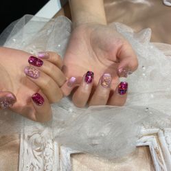 -花岐款式专研健康美甲沙龙