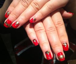 过年的闪亮指甲-艾妃罗高科美肤美甲美睫健康管理