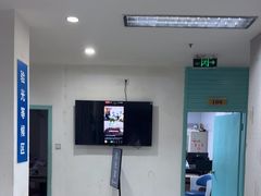 -上海大学附属上海和平眼科医院