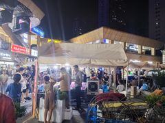 -万宝财富商业广场