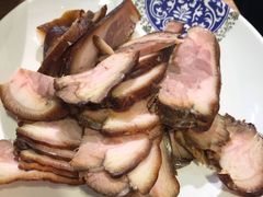 香酱热肘子-傅记酱肉