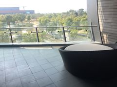 -上海滴水湖皇冠假日酒店