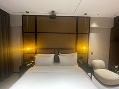 -万泊酒店(长沙五一广场国金中心店)