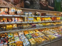 -来伊份(我格广场武宁路店)