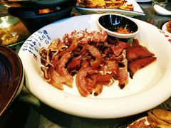 猪脑壳肉-帅巴人舅母子腊蹄民俗村