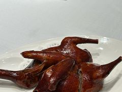 玻璃脆皮乳鸽皇-新雅粤菜馆(南京东路店)