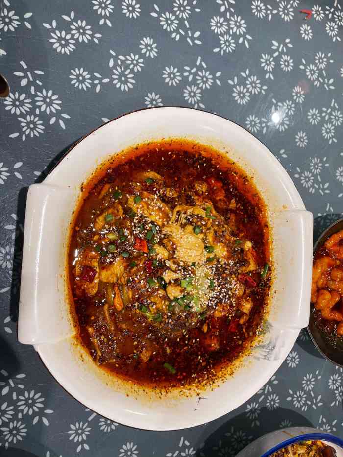 舌尖中国 杨凌往事怀旧菜馆-"环境没得说,外面大太阳,热的要命,一进店