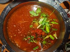 -野山舂·贵州现舂酸汤火锅(鸿通城店)