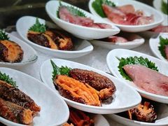-雍容荟帝王蟹活龙虾展台自助(IFS黑金店)