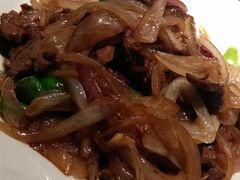 洋葱牛肉-梁家大院•农家菜(昆山会展中心店)