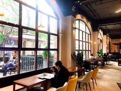 靠窗位-VESH COFFEE(定西路店)