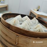 上海也能吃到正宗的无锡小笼，一口爆汁[色]