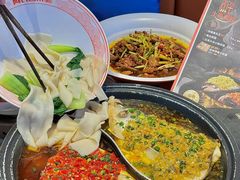 -阿瓦山寨·湘菜现炒·剁椒鱼头王(咸阳总店)