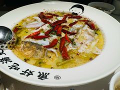 -江渔儿酸菜鱼·拔草餐厅(虎门君乐汇店)