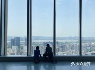 云端看展，在52层看日落/值得一去的金鹰美术馆