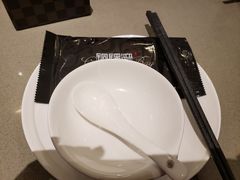 餐具摆设-铜锣湾·有麝自然香(长嘉汇购物公园店)