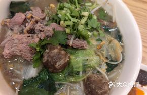 Signature Beef Small Platter Rice Noodles