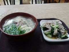 -亮亮面馆(经六路店)