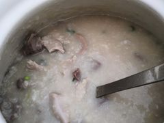 -洲心明记烧肉大粥
