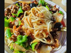 -歹歹的加个面过油肉拌面