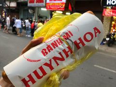 -Bánh Mì Huynh Hoa