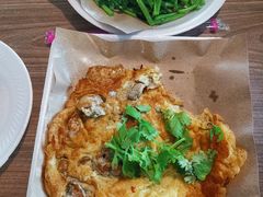 -东海岸人工湖美食村