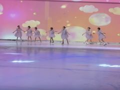 -成都冰纷万象滑冰场