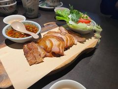 烧猪颈肉-大头虾越式风味餐厅(光明广场店)