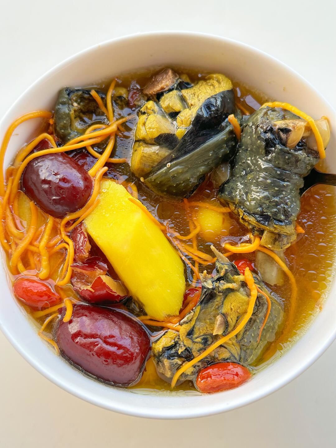 超滋补虫草花山药乌鸡汤,喝出好气色