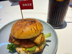 招牌秘制鸡腿堡-必胜客(天鹅湖万达店)