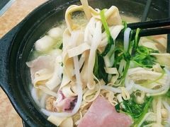 -丽虹云南过桥米线(兴工街店)