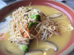 -侬佳蒸菜馆(听潮店)