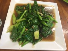 -J Daeng Seafood