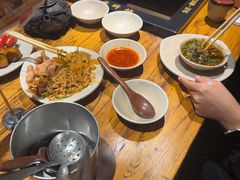 -老牌坊云南鱼豆花火锅(爱建店)