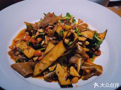 -费大厨辣椒炒肉(万家丽一店)