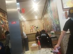 大堂-广信牛奶甜品世家(台东店)