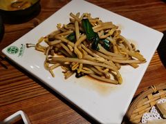 -塔哈尔·新疆盛宴(城西银泰店)