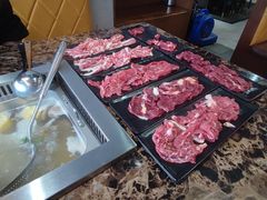 -牛里牛气· 榴莲海鲜鲜牛肉自助火锅·烤肉(横岗店)