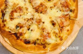 Black Truffle Mushroom Chicken Pizza