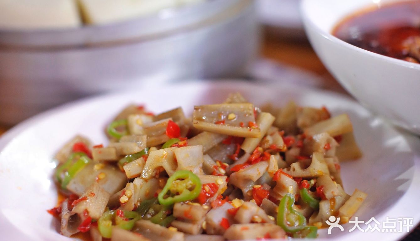 🌶️夏夜川菜 ｜ 豆花鱼上漂了一层红油