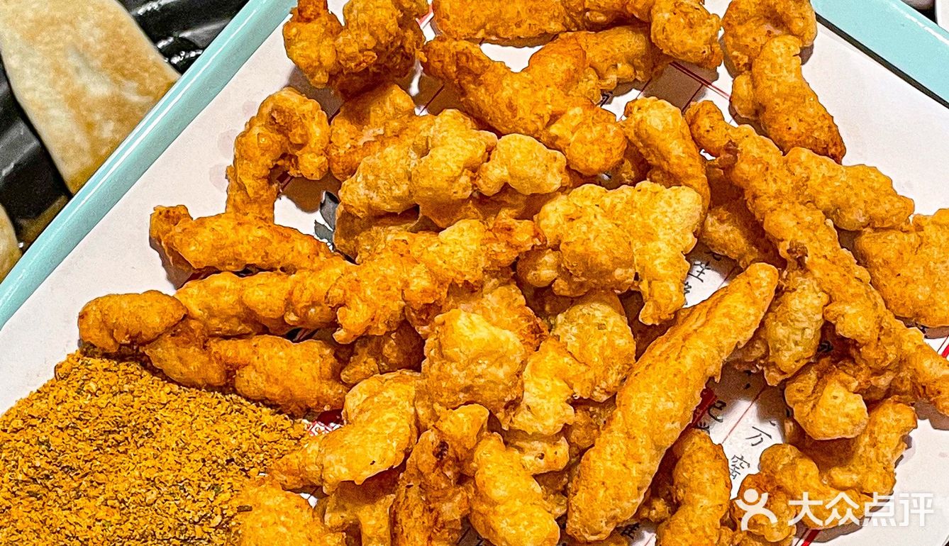 在李村吃到了这家超软糯的猪蹄子！！一顿炫仨！